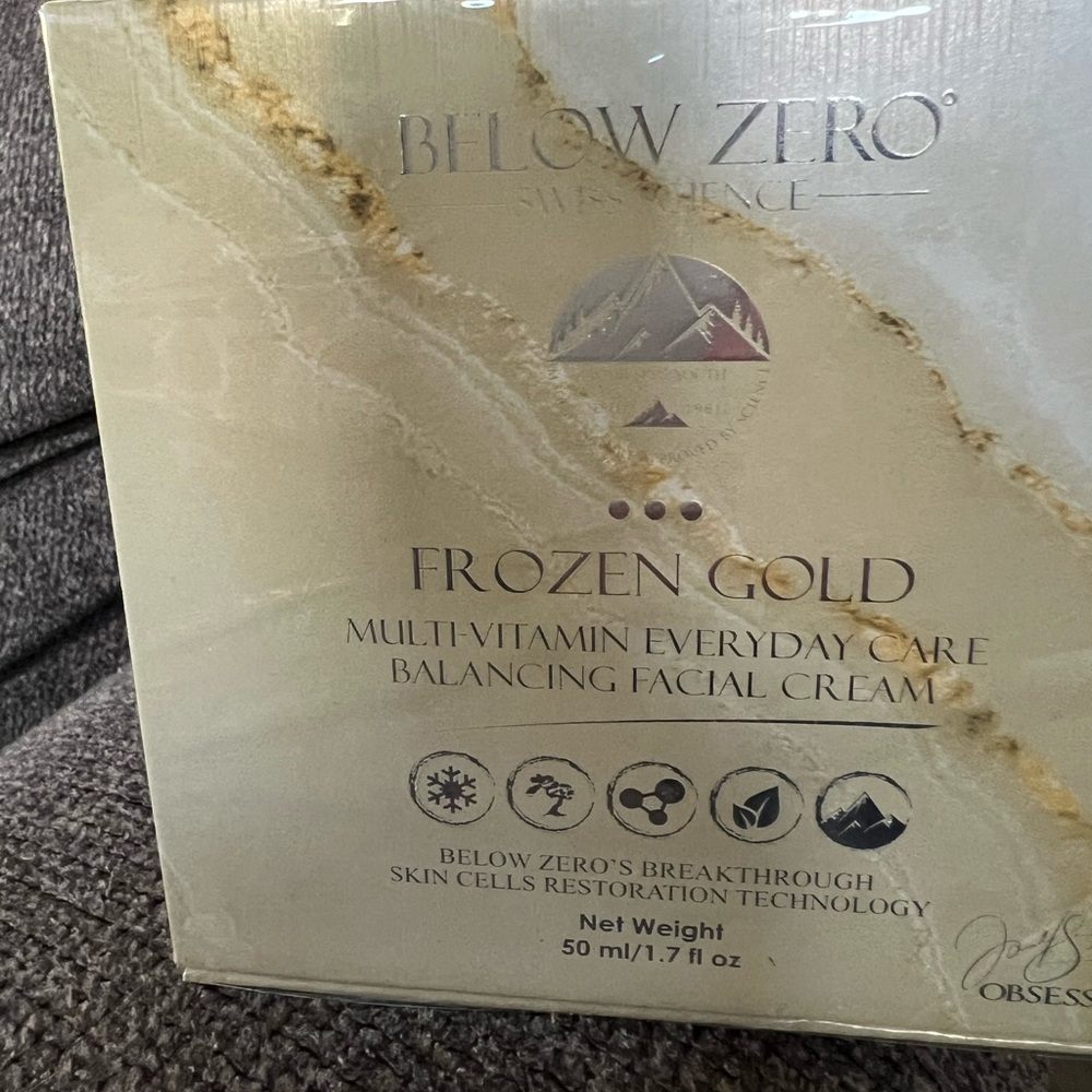 Below Zero Frozen Gold Facial Cream